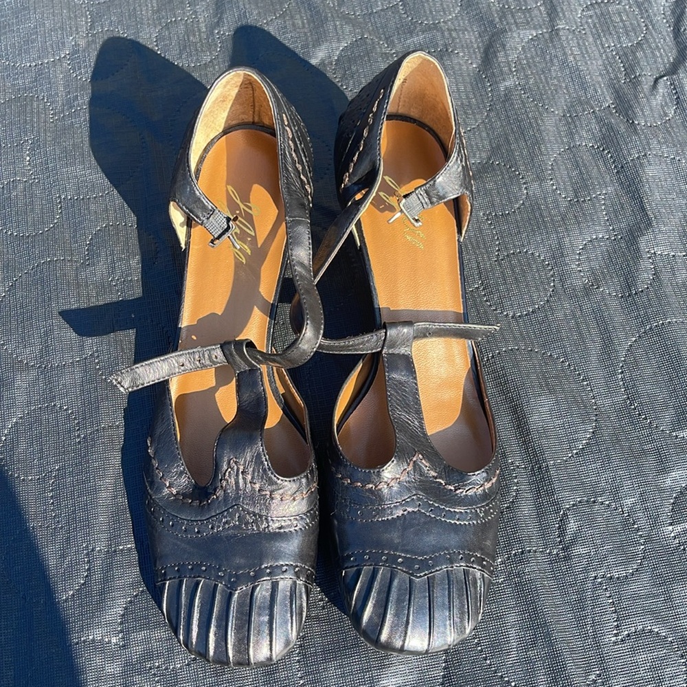 J. Jill Black T-Strap Low Heel Women's Shoes - Picture 7 of 7